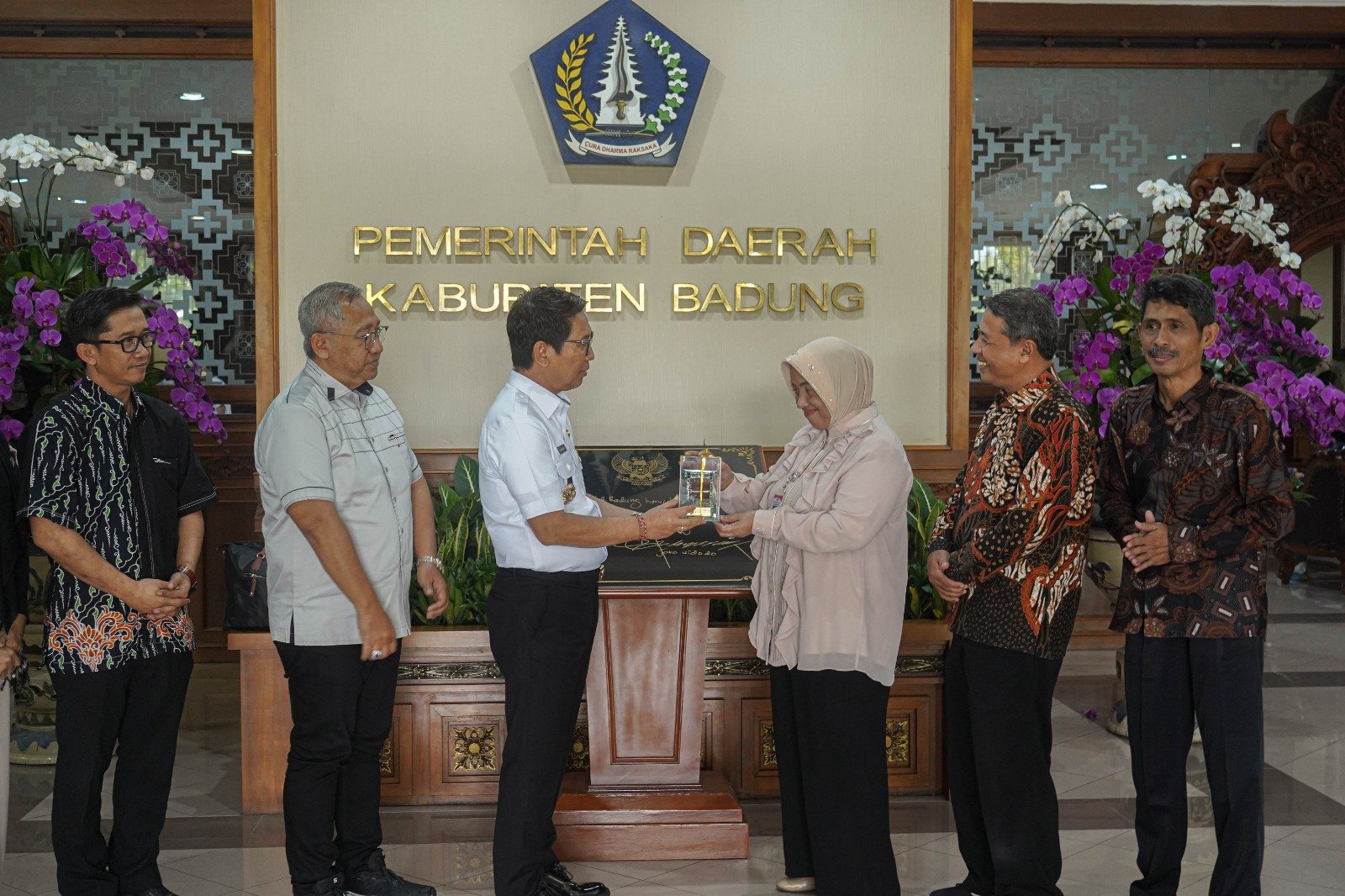 podiumnews.com-Bupati Badung Pertimbangkan Ajakan Berinvestasi di Purworejo